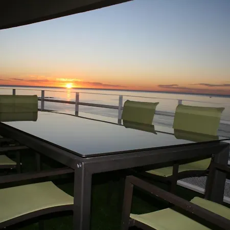 En Primera Linea/beachfront Appartement